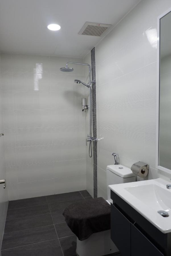 Flypod Hotel Kota Kinabalu Exterior foto