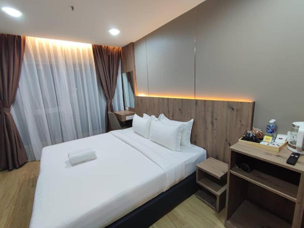 Flypod Hotel Kota Kinabalu Exterior foto